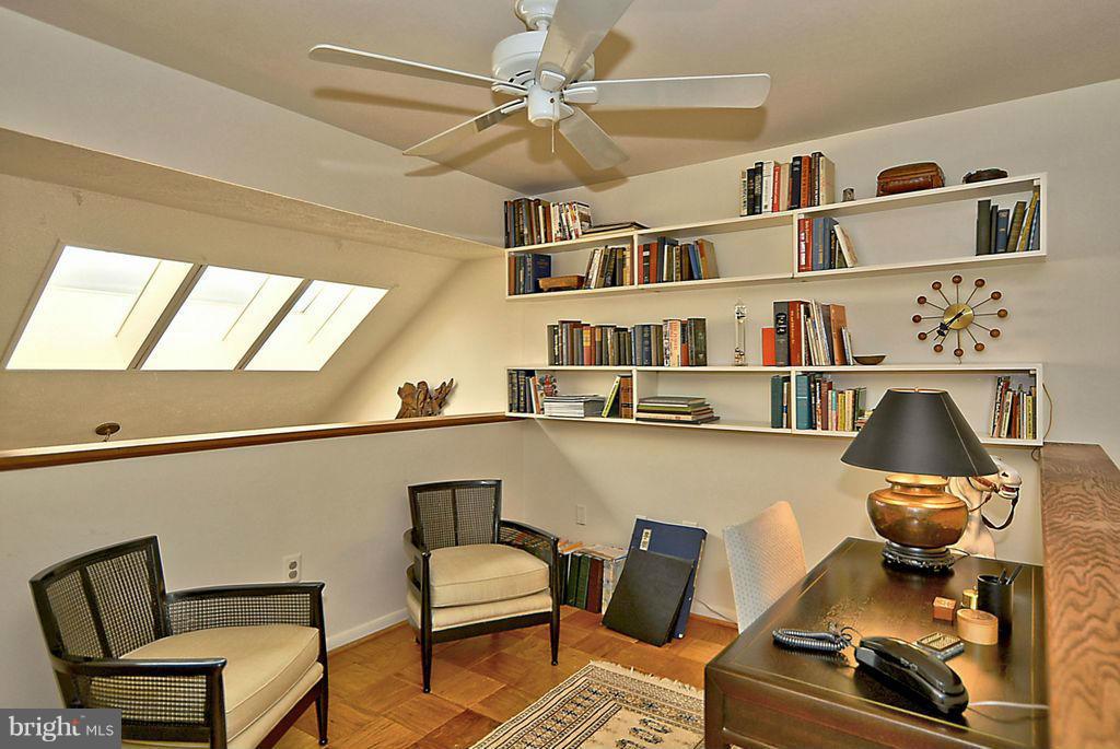 11304 Harborside Cluster Reston, VA 20191 - Photo 18 of 28 SECOND FLOOR OFFICE
