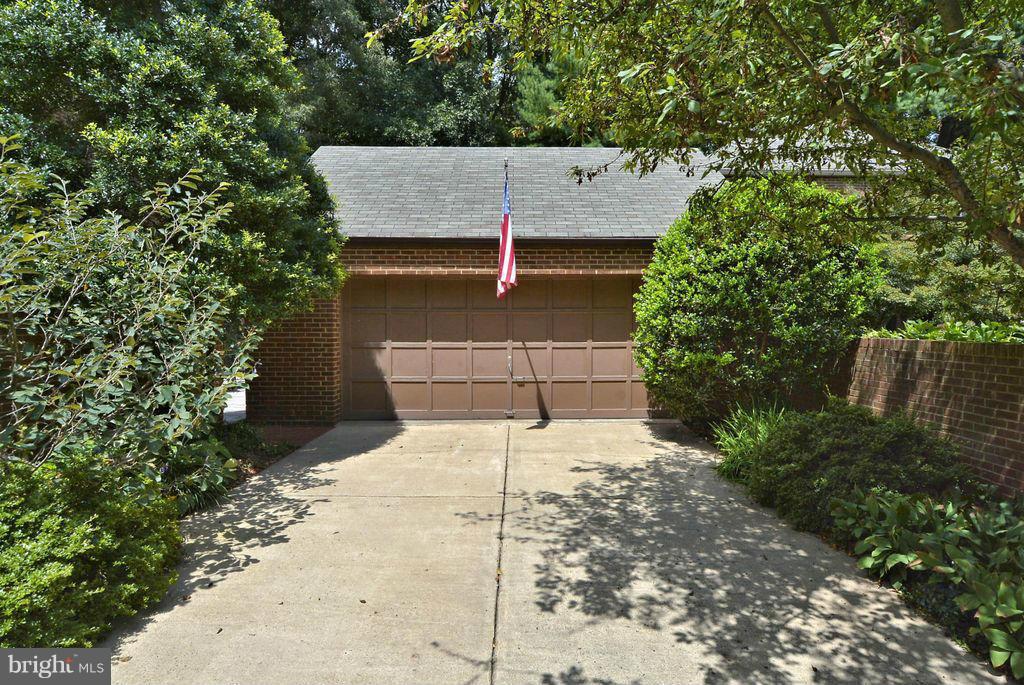 11304 Harborside Cluster Reston, VA 20191 - Photo 3 of 28 LARGE TWO CAR GARAGE