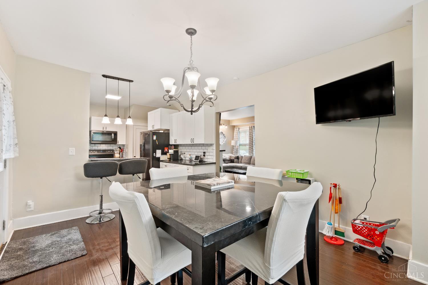 6424 Montgomery Road Cincinnati, OH 45213 - Photo 15 of 46
