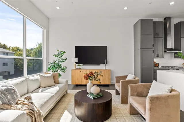 $3,900 | 2317 Moser Avenue, Unit 103, Dallas, TX 75206