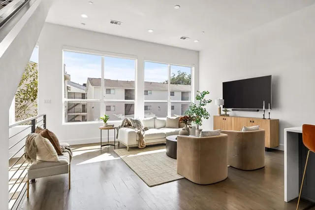 $3,900 | 2317 Moser Avenue, Unit 103, Dallas, TX 75206