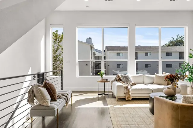 $3,900 | 2317 Moser Avenue, Unit 103, Dallas, TX 75206