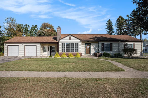$339,900 | 10 Fairfield Drive, Coldwater, MI 49036