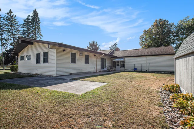 $344,900 | 10 Fairfield Drive, Coldwater, MI 49036