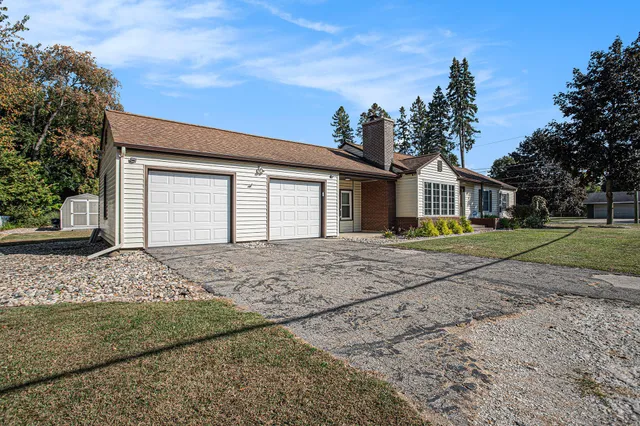 $344,900 | 10 Fairfield Drive, Coldwater, MI 49036