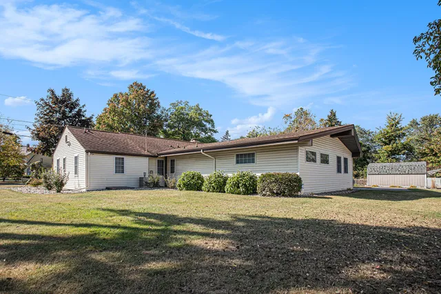 $344,900 | 10 Fairfield Drive, Coldwater, MI 49036