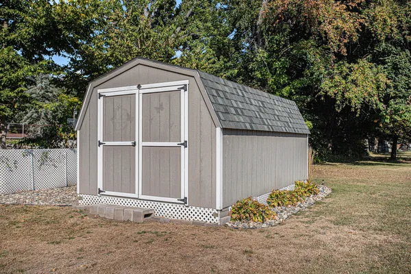 $339,900 | 10 Fairfield Drive, Coldwater, MI 49036