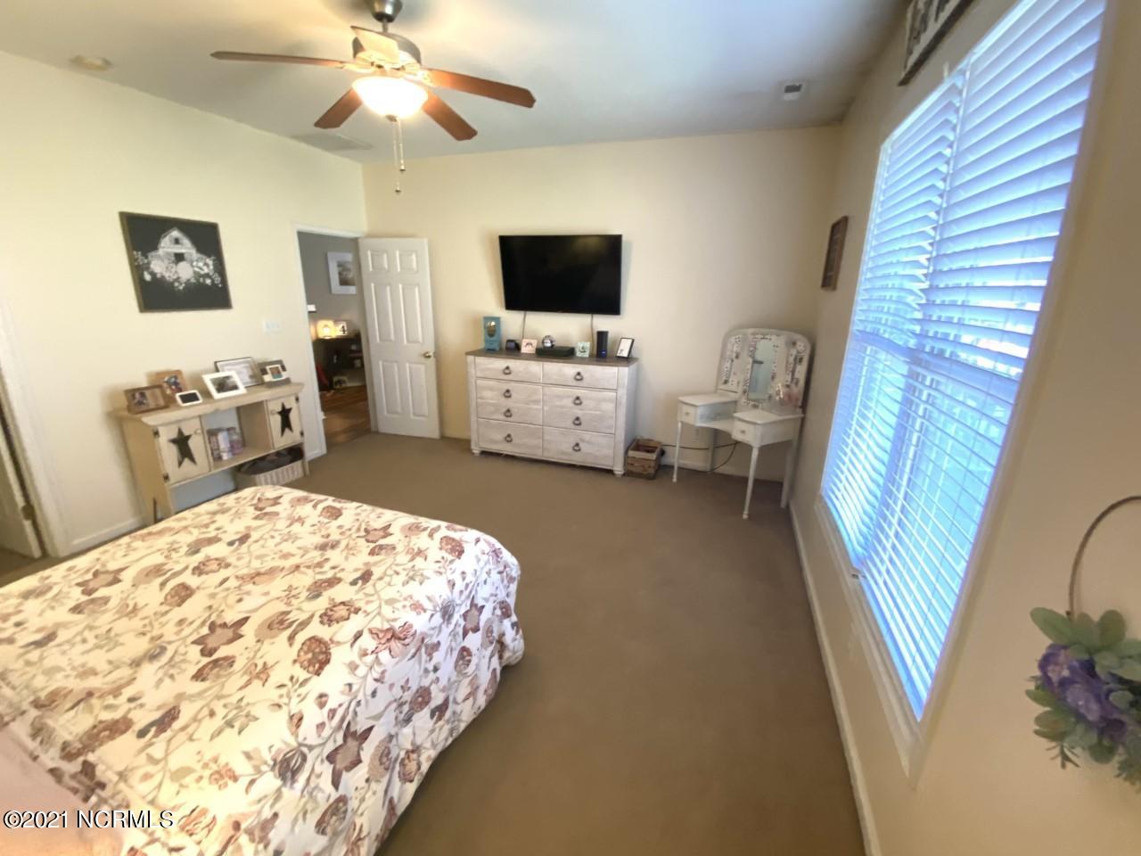 534 Raintree Road Jacksonville, NC 28540 - Photo 14 of 21 thumbnail_IMG_5957