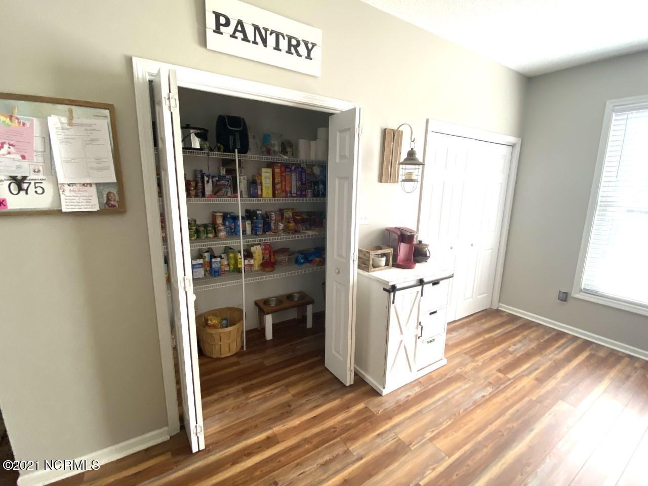 534 Raintree Road Jacksonville, NC 28540 - Photo 6 of 21 thumbnail_IMG_5973