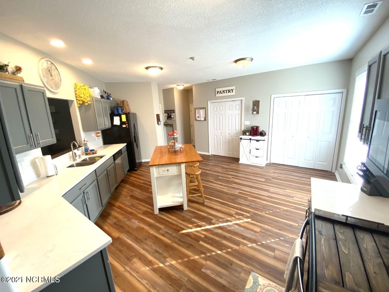 534 Raintree Road Jacksonville, NC 28540 - Photo 7 of 21 thumbnail_IMG_5936