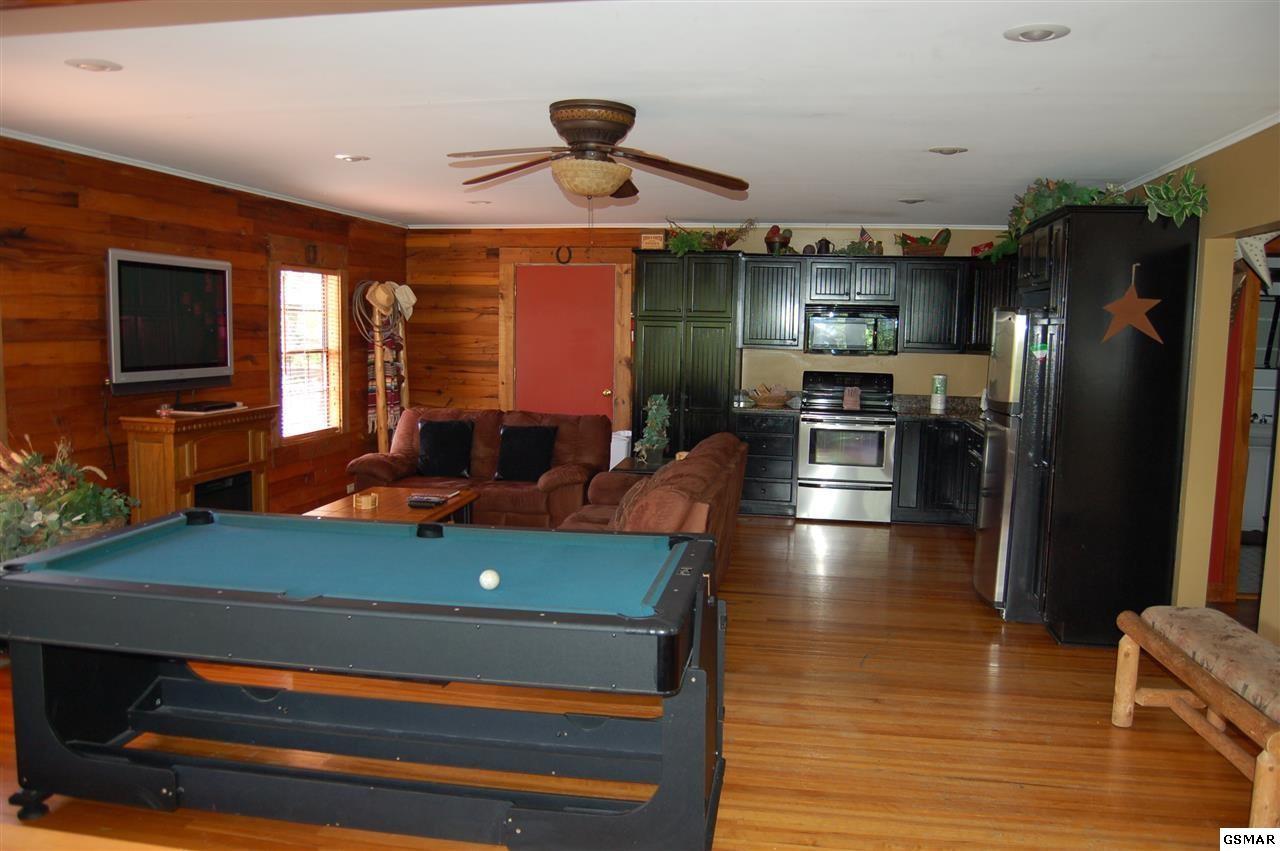 2759 Hatcher Mountain Road, Unit STARGAZER Sevierville, TN 37862 - Photo 3 of 34 Gallery Image 3