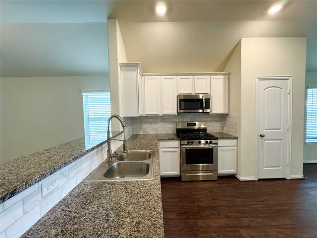 $2,100 | 9026 Beacon Mill Drive, Cypress, TX 77433
