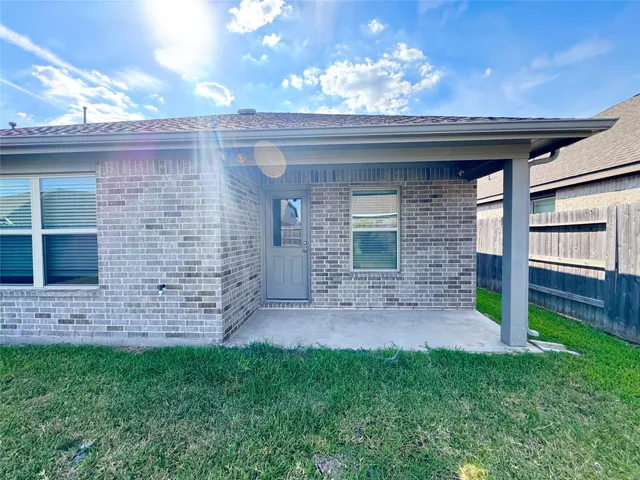 $2,100 | 9026 Beacon Mill Drive, Cypress, TX 77433