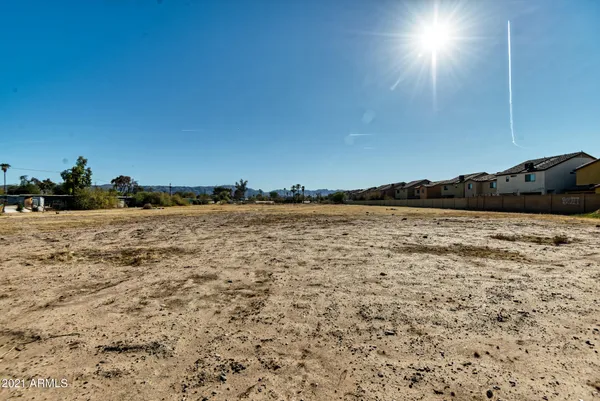 view of entryway with outdoor space