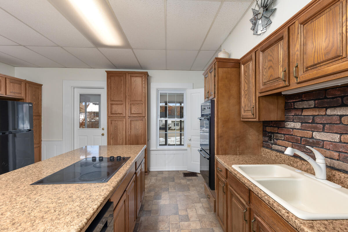 688 Pierce Road Plainwell, MI 49080 - Photo 12 of 46 IMG_1009