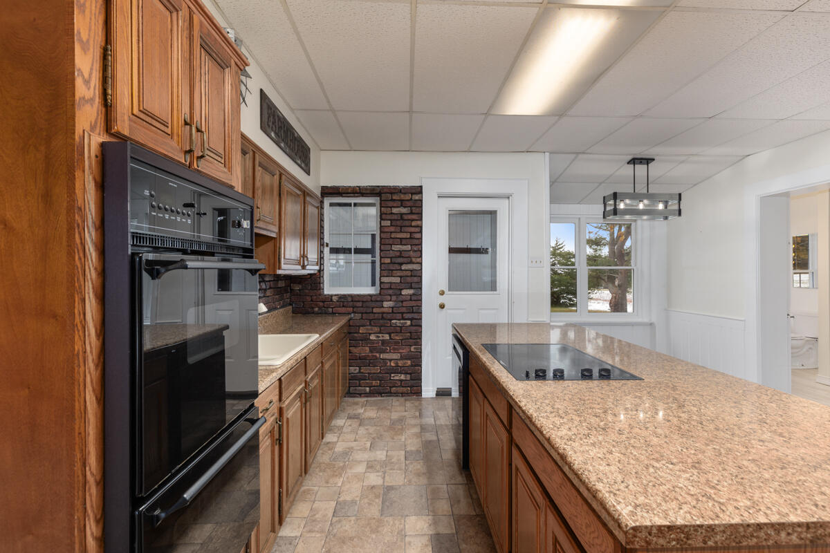 688 Pierce Road Plainwell, MI 49080 - Photo 13 of 46 IMG_1010