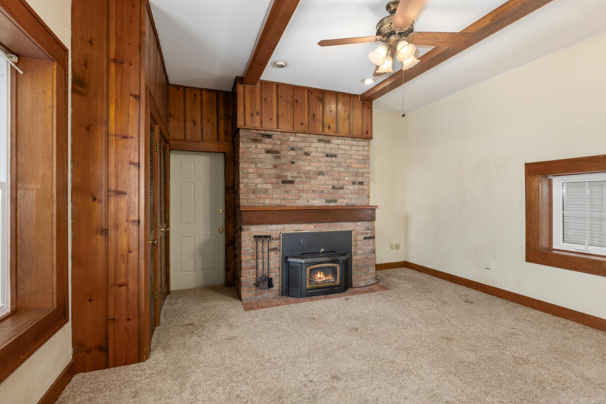 688 Pierce Road Plainwell, MI 49080 - Photo 19 of 46 IMG_1012
