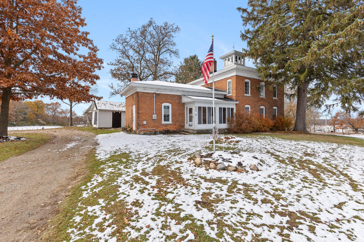 688 Pierce Road Plainwell, MI 49080 - Photo 2 of 46 IMG_1001