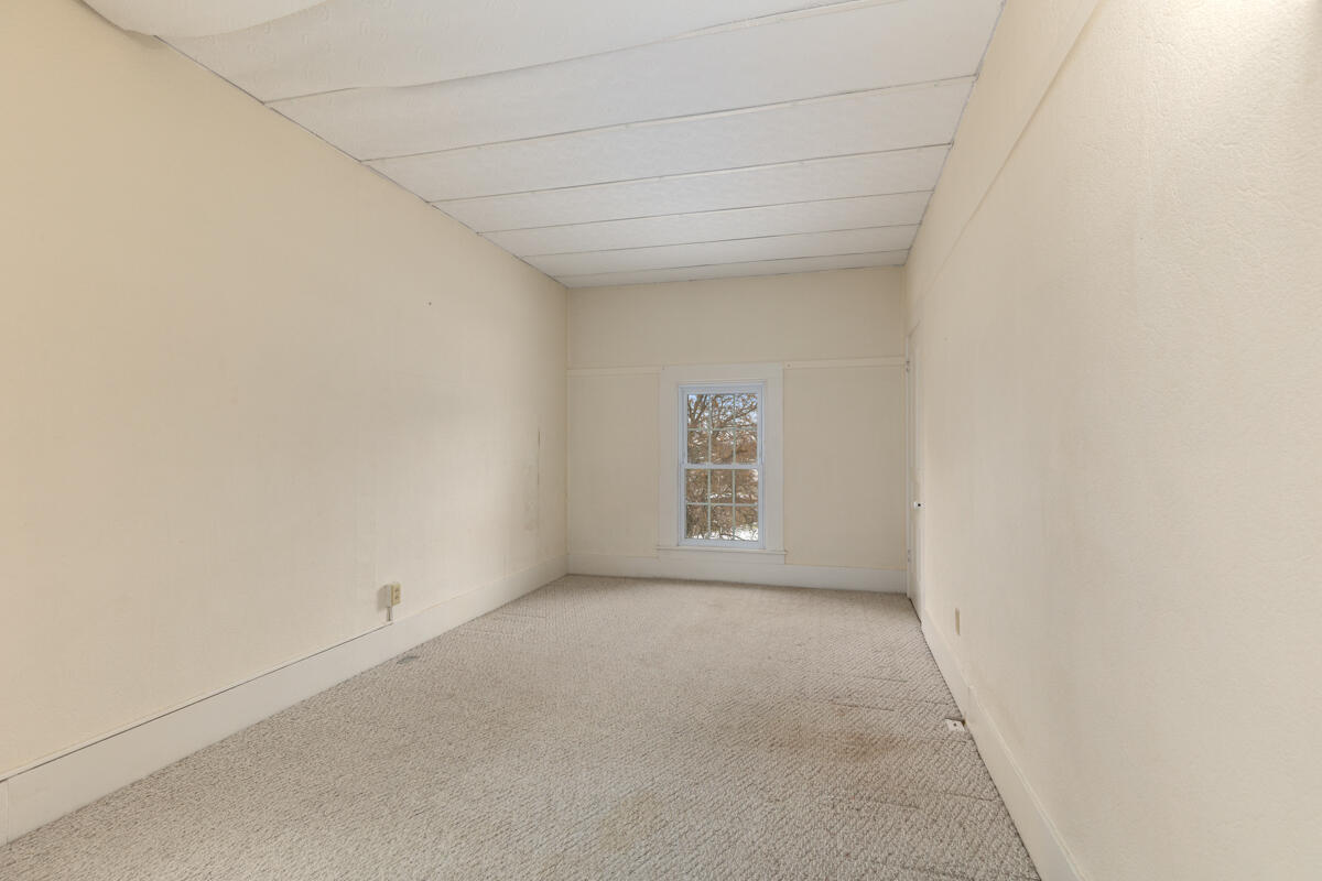 688 Pierce Road Plainwell, MI 49080 - Photo 27 of 46 IMG_1021