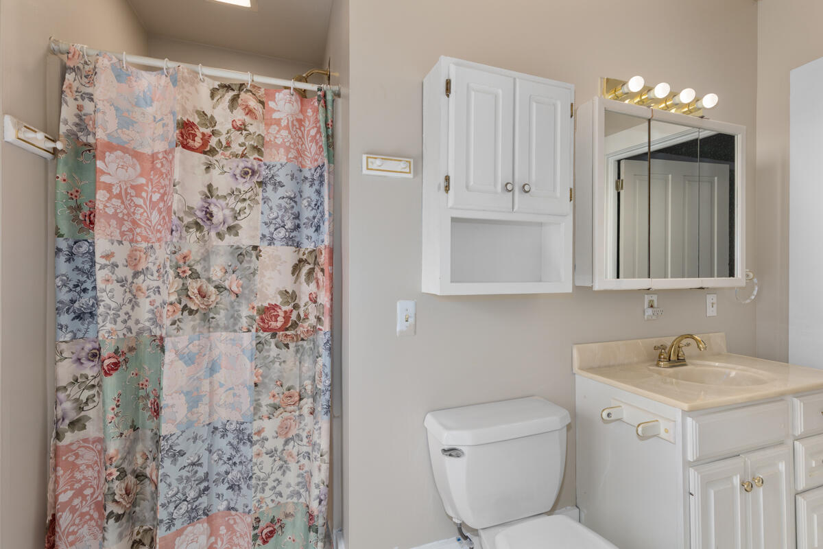688 Pierce Road Plainwell, MI 49080 - Photo 29 of 46 IMG_1023