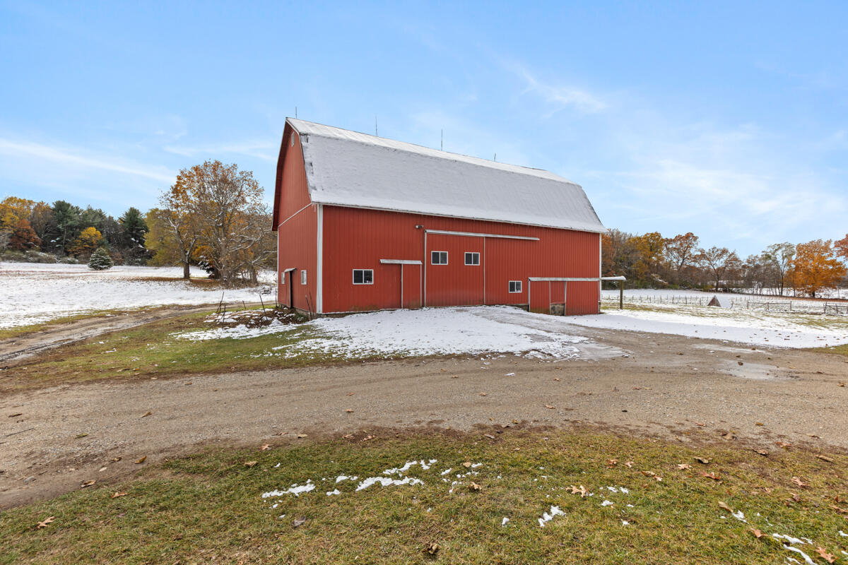 688 Pierce Road Plainwell, MI 49080 - Photo 35 of 46 IMG_1036