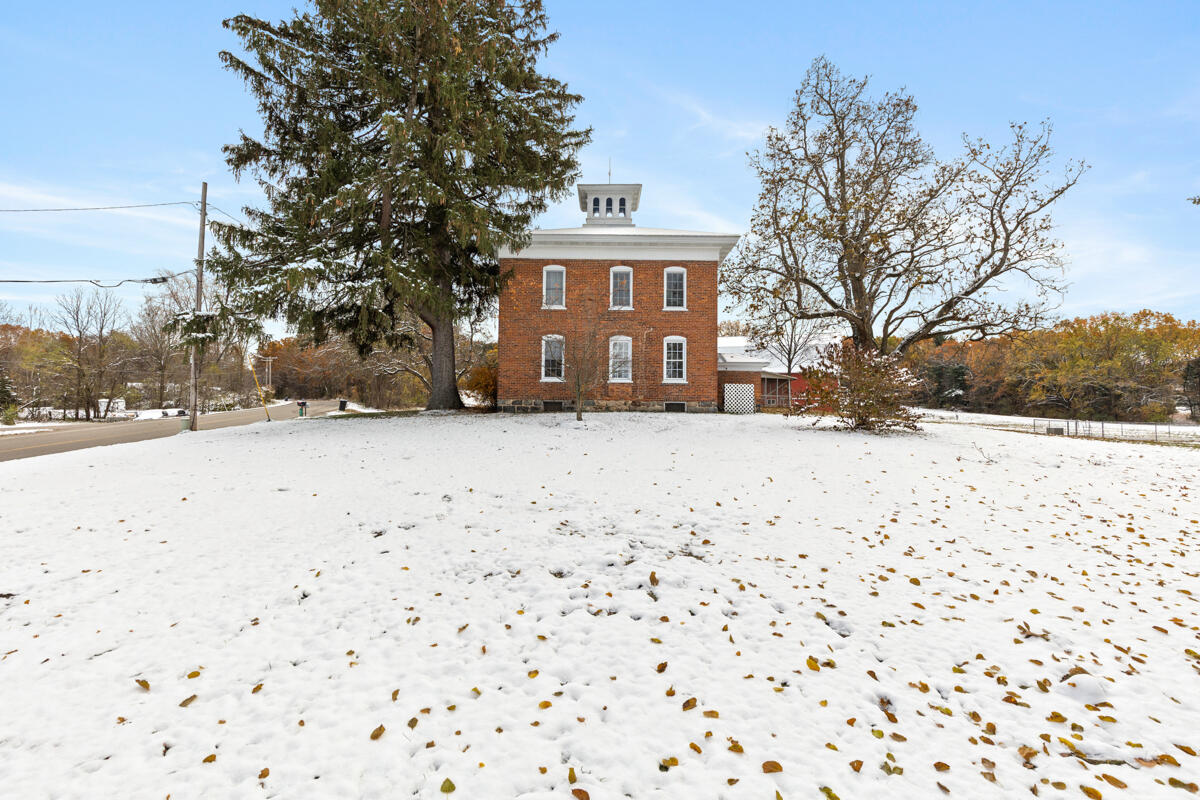 688 Pierce Road Plainwell, MI 49080 - Photo 4 of 46 IMG_1029
