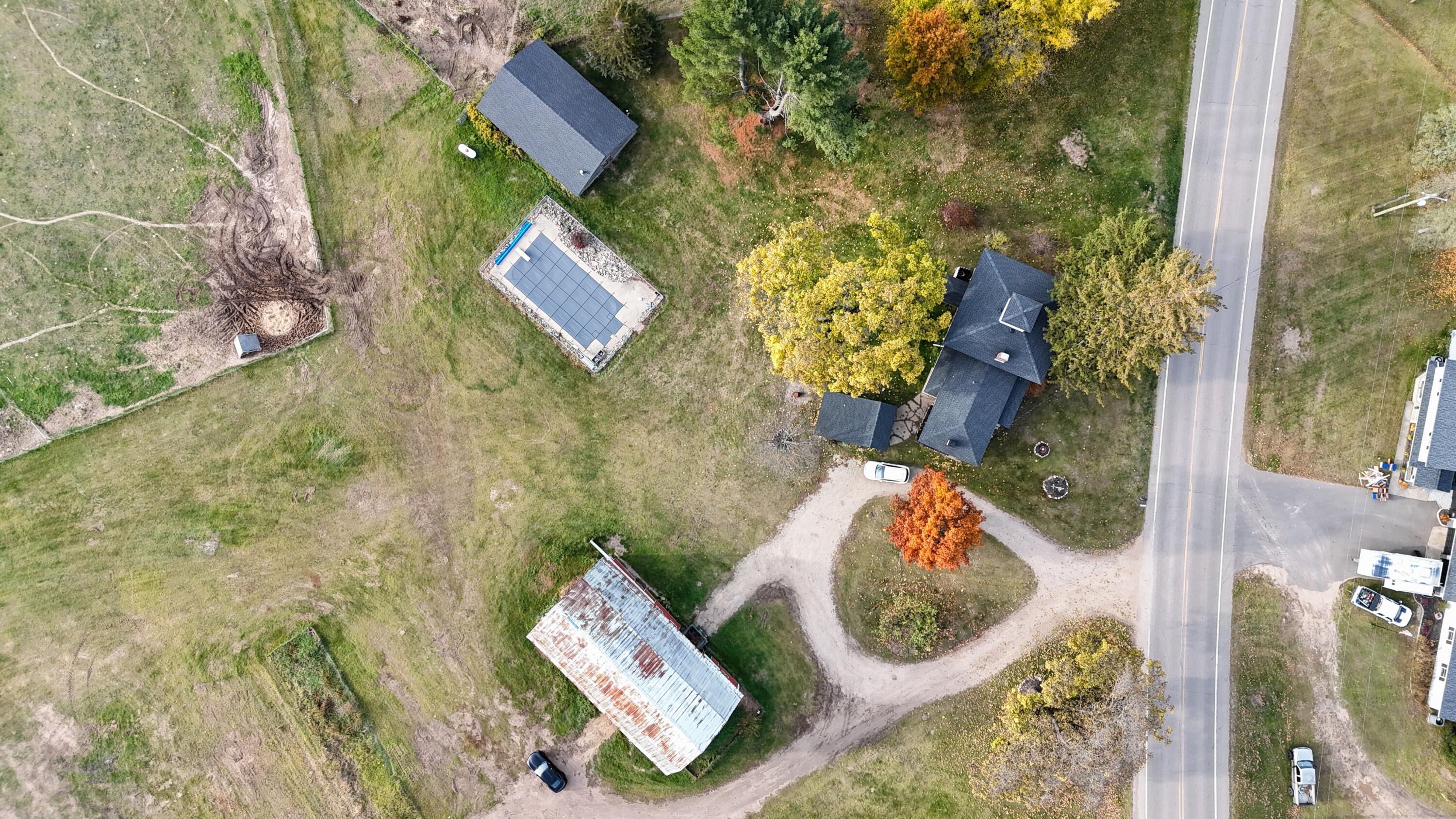 688 Pierce Road Plainwell, MI 49080 - Photo 44 of 46 688 Pierce Drone 4