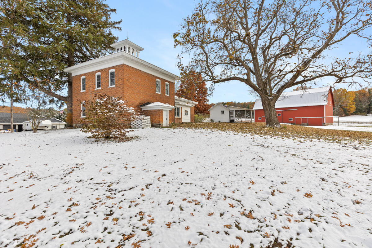 688 Pierce Road Plainwell, MI 49080 - Photo 8 of 46 IMG_1030