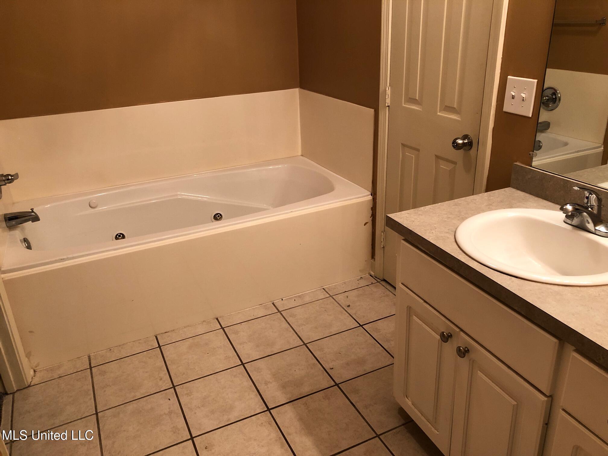 505 Edge Water Branch Drive Brandon, MS 39042 - Photo 5 of 10 IMG_1742