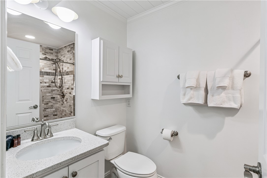 1035 Beach View Drive, Unit 301 St. Simons Island, GA 31522 - Photo 14 of 25 Primary bathroom