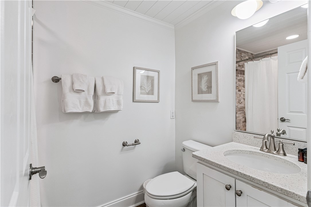 1035 Beach View Drive, Unit 301 St. Simons Island, GA 31522 - Photo 18 of 25 Guest bathroom