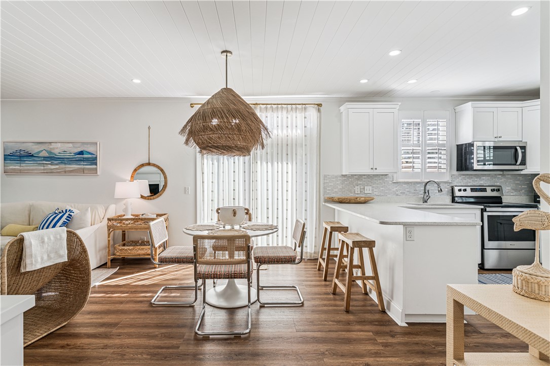 1035 Beach View Drive, Unit 301 St. Simons Island, GA 31522 - Photo 6 of 25 Dining room