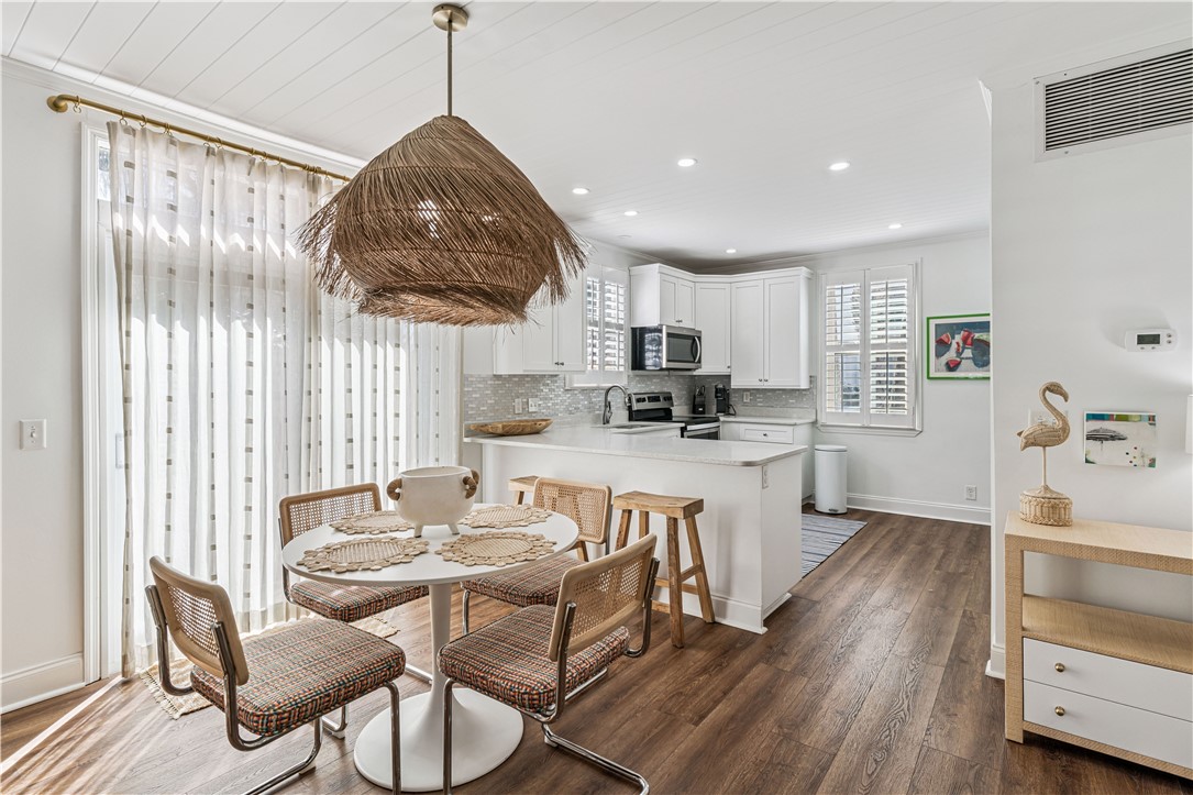 1035 Beach View Drive, Unit 301 St. Simons Island, GA 31522 - Photo 7 of 25 Dining room