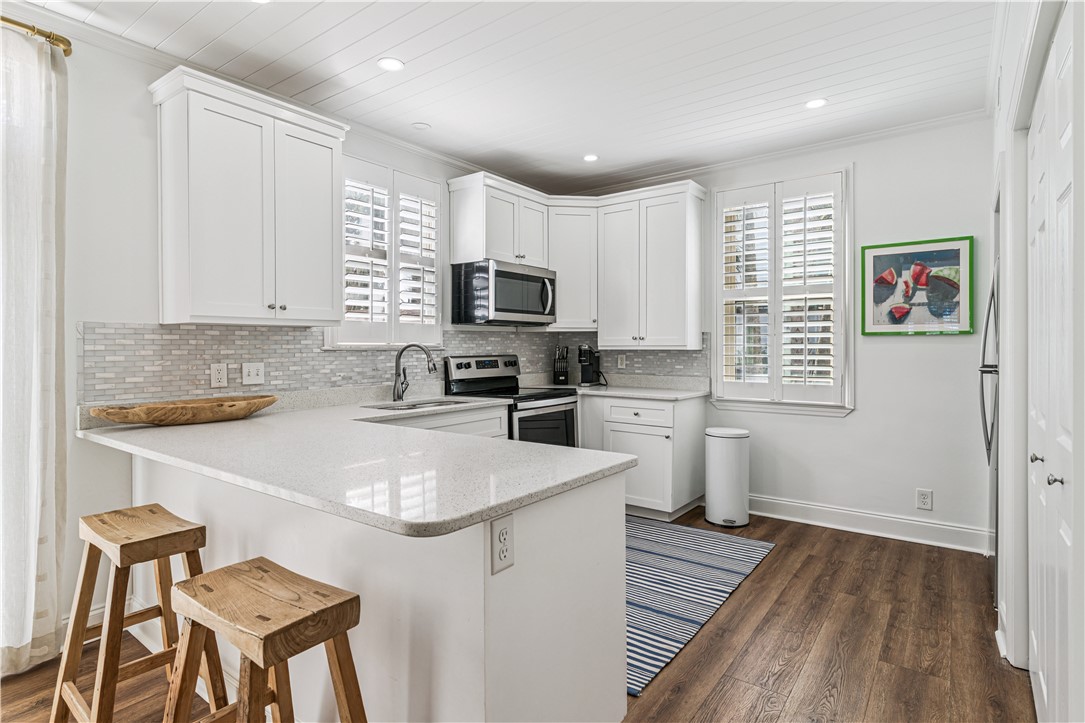 1035 Beach View Drive, Unit 301 St. Simons Island, GA 31522 - Photo 8 of 25 Kitchen