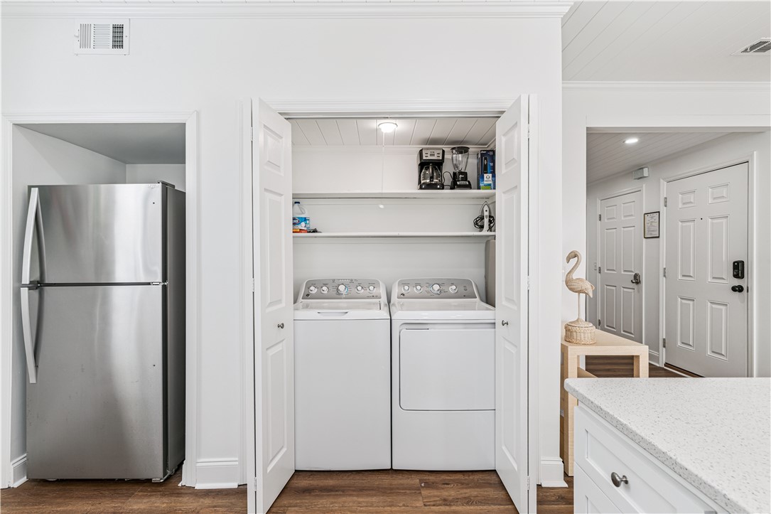 1035 Beach View Drive, Unit 301 St. Simons Island, GA 31522 - Photo 10 of 25 Laundry