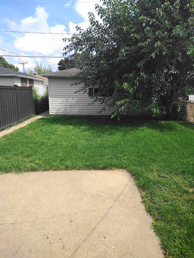 2227 Forest Avenue North Riverside, IL 60546 - Photo 12 of 12 a view of a backyard