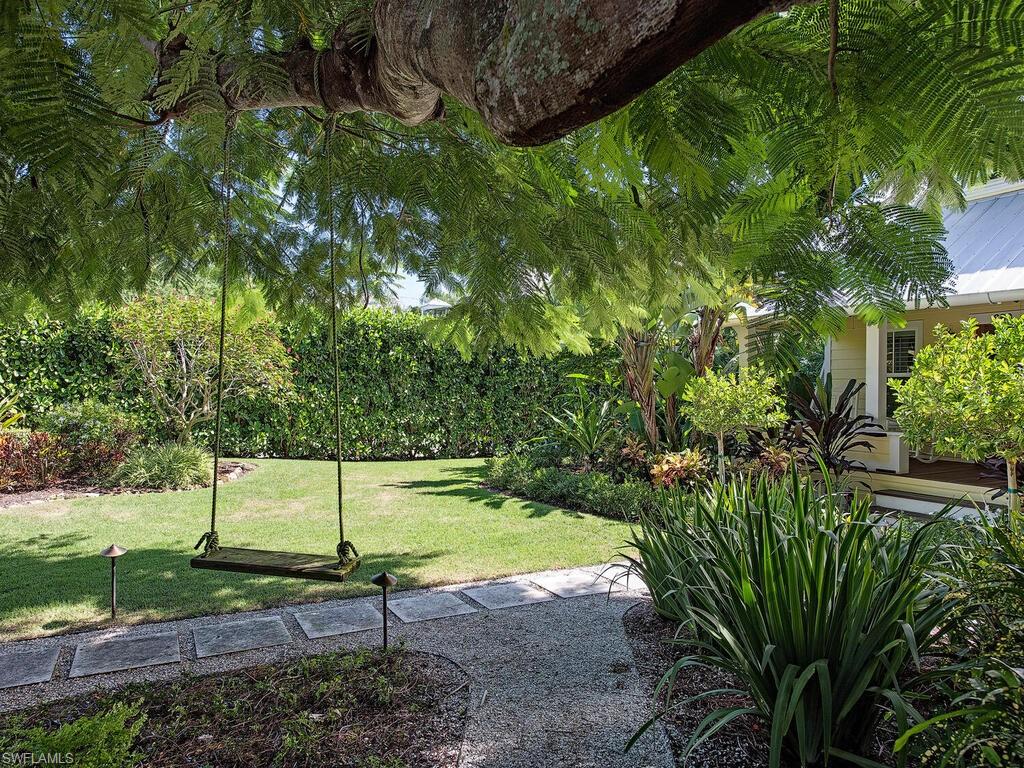 680 8th Avenue South Naples, FL 34102 - Photo 2 of 25