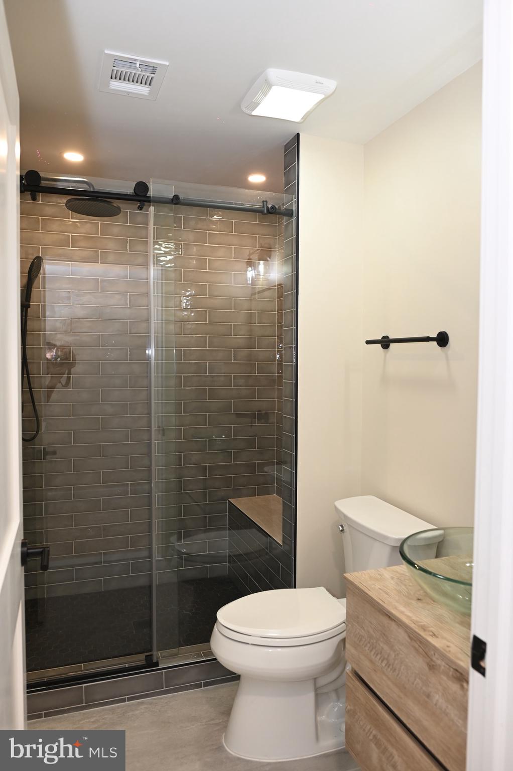 7519 Dundalk Road Takoma Park, MD 20912 - Photo 15 of 22 Bathroom 3