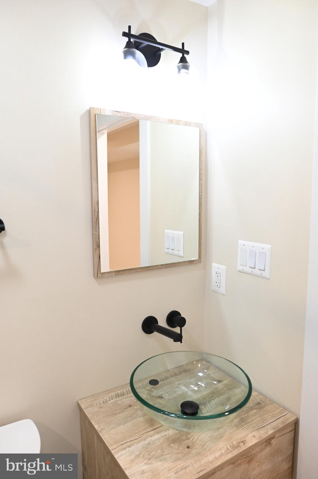 7519 Dundalk Road Takoma Park, MD 20912 - Photo 16 of 22 Bathroom 3