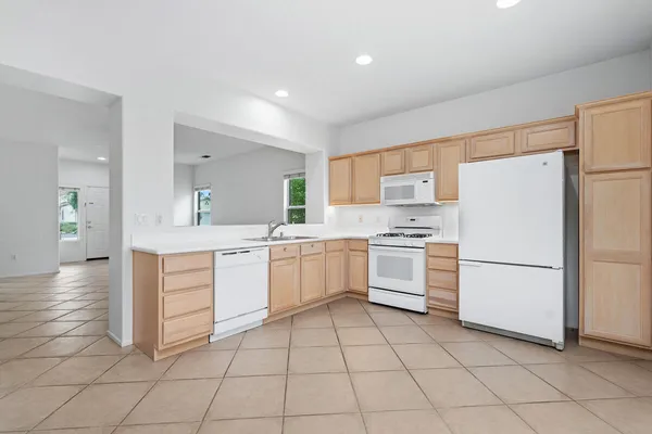 $2,495 | 78472 Glastonbury Way, Palm Desert, CA 92211