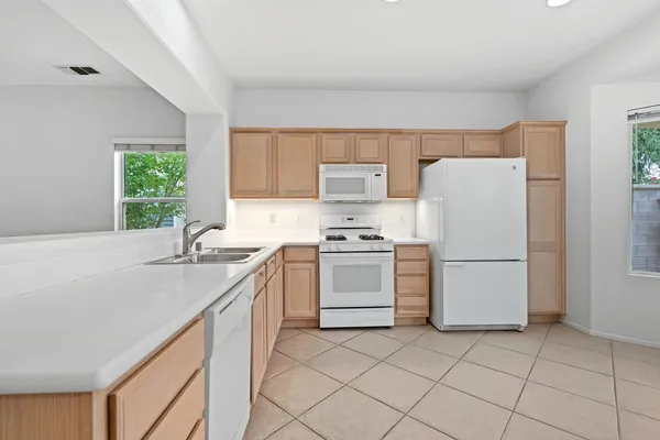 $2,495 | 78472 Glastonbury Way, Palm Desert, CA 92211