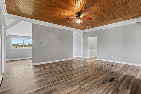 $400,000 | 33594 Highway 60, Athens, MI 49011