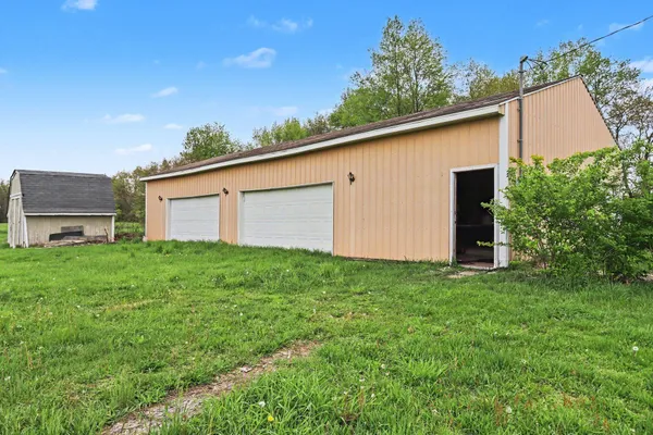 $400,000 | 33594 Highway 60, Athens, MI 49011