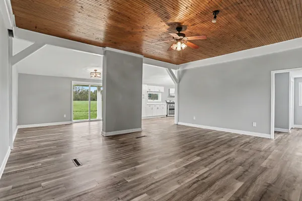 $400,000 | 33594 Highway 60, Athens, MI 49011