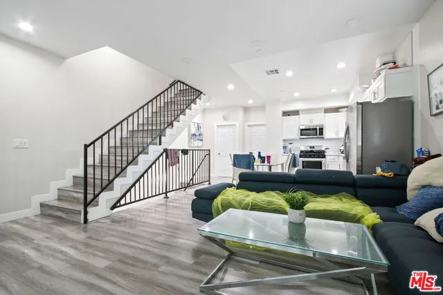 $2,975,000 | 1805 South New England Street, Los Angeles, CA 90006