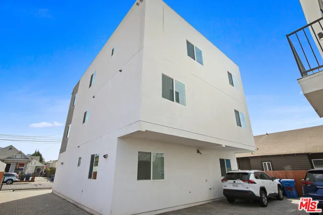 $2,975,000 | 1805 South New England Street, Los Angeles, CA 90006