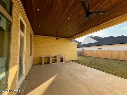 $469,130 | 106 Buenos Aires Avenue, Youngsville, LA 70592