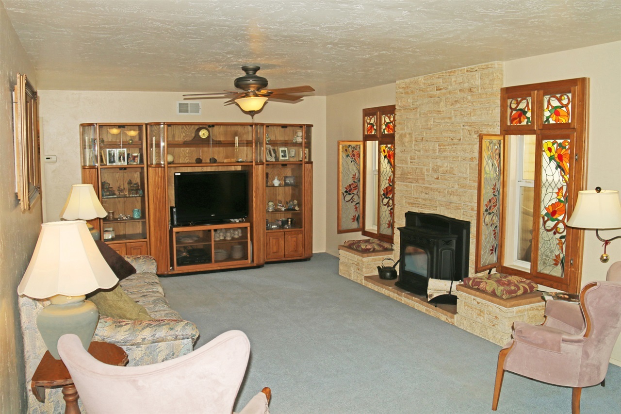 9310 Oakbourne Road Santee, CA 92071 - Photo 2 of 6