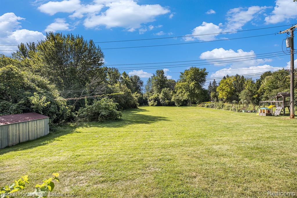 1815 Ruby Avenue Rochester Hills, MI 48309 - Photo 30 of 34
