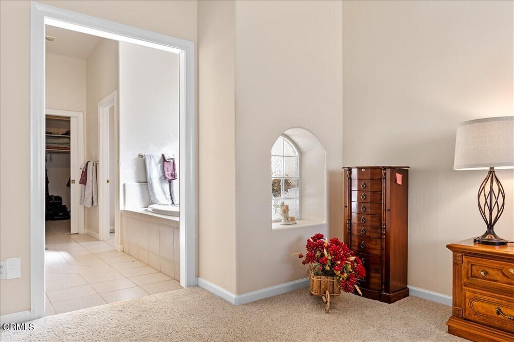 26450 Cumberland Road Tehachapi, CA 93561 - Photo 36 of 52 a living room with furniture